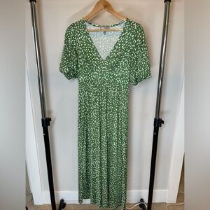 ASOS DESIGN Petite slinky tea maxi in green polka dot size 4
